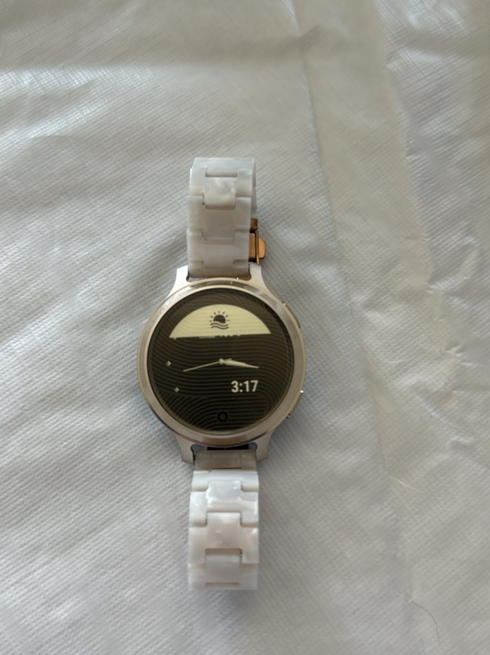 garmin Lily 2 Active Smartwatch - Cream Strap, Gold Case - Picture 3 of 7
